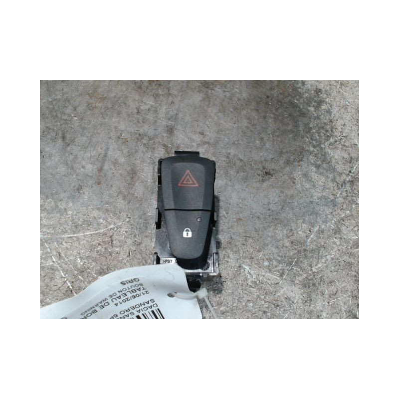 BOUTON DE WARNING DACIA SANDERO 2008-