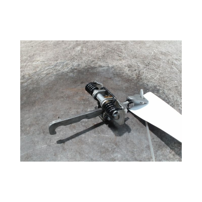 TIRANT PORTE AVANT DROIT DACIA SANDERO 2008-