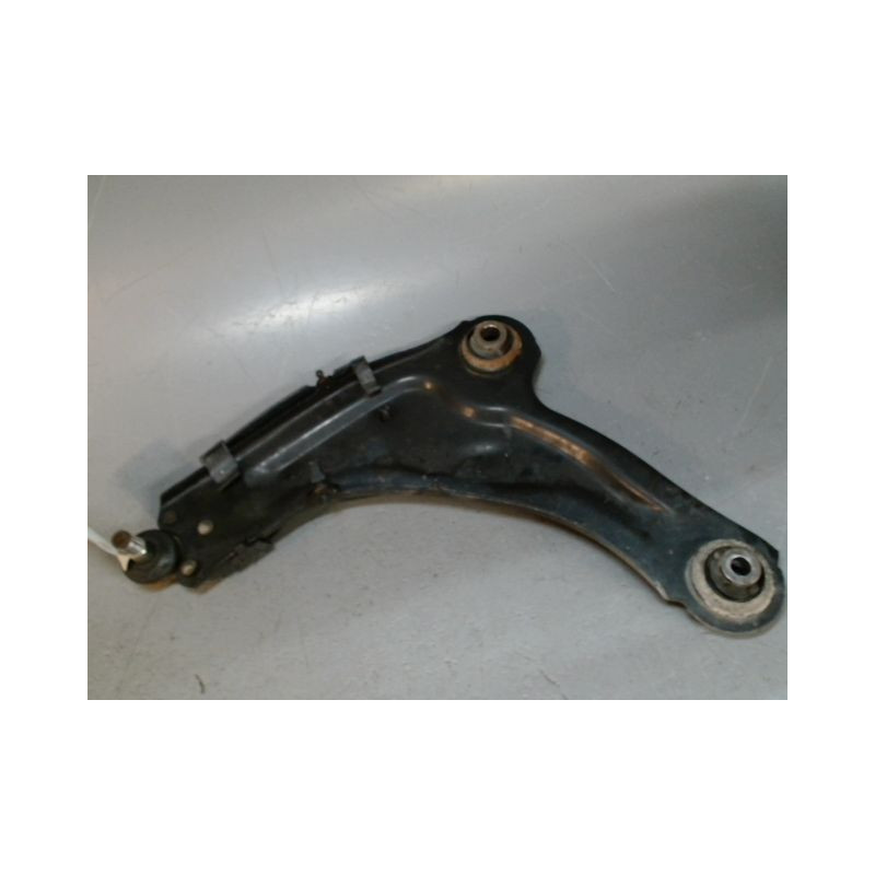 TRIANGLE INFERIEUR AVANT GAUCHE RENAULT LAGUNA