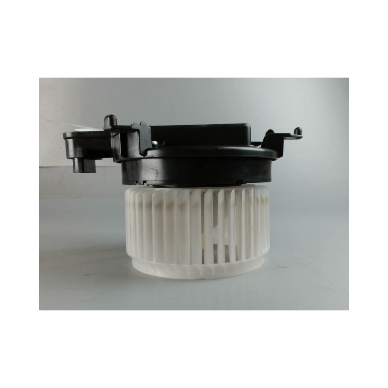 MOTEUR VENTILATEUR CHAUFFAGE TOYOTA YARIS CRO