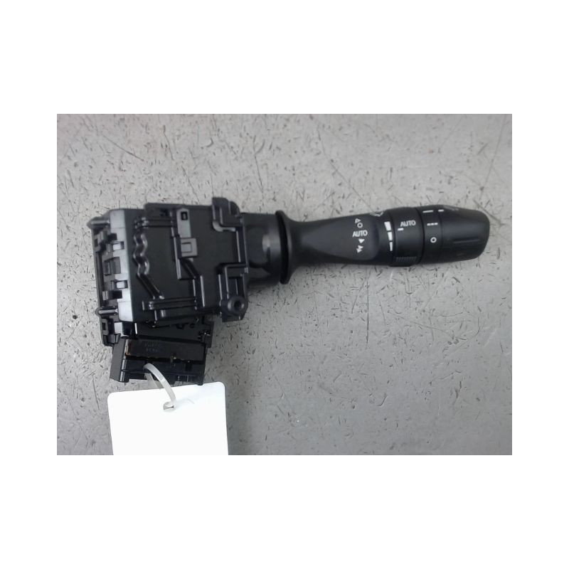 COMMANDE ESSUIE GLACE TOYOTA AURIS 2010-