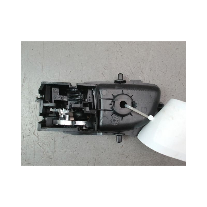 POIGNEE INTERIEURE PORTE AVANT DROIT TOYOTA AURIS 2010-