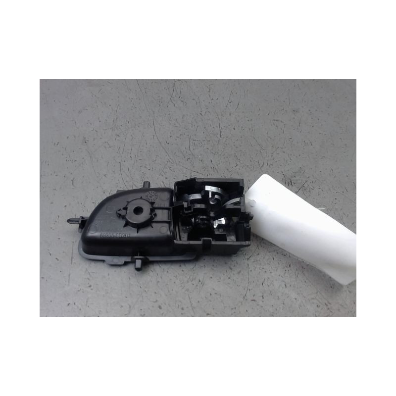 POIGNEE INTERIEURE PORTE ARRIERE DROIT TOYOTA AURIS 2010-