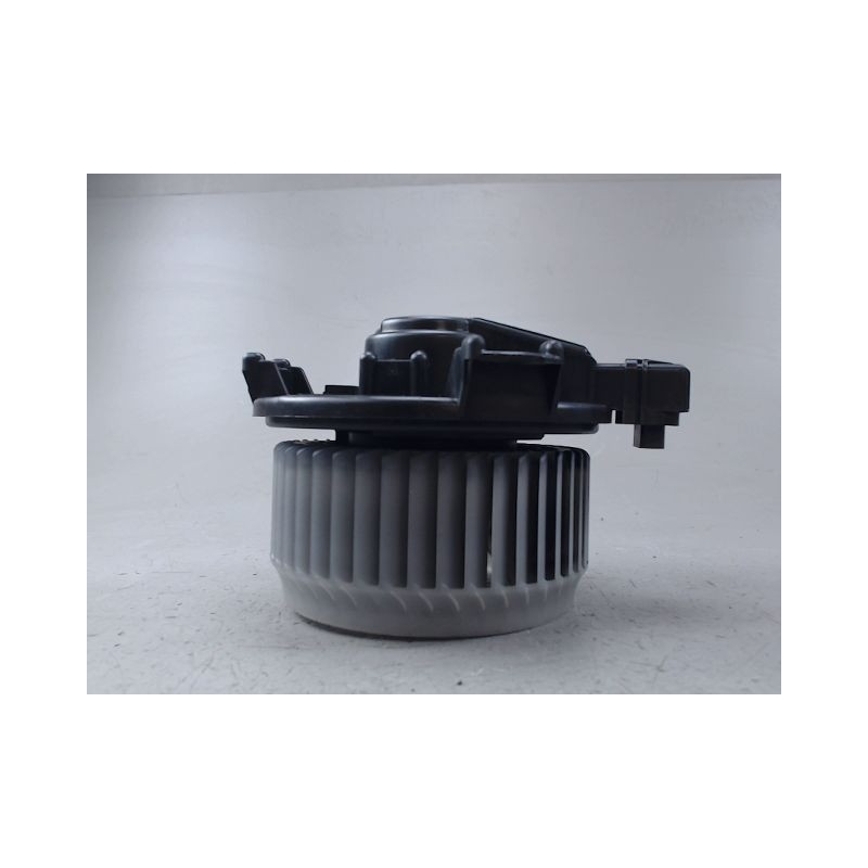 MOTEUR VENTILATEUR CHAUFFAGE TOYOTA YARIS