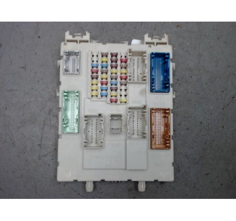 PLATINE FUSIBLE AV
