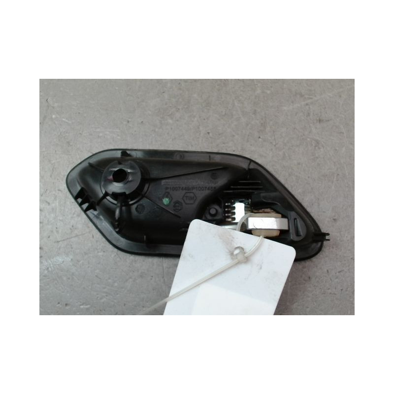 POIGNEE INTERIEURE PORTE AVANT GAUCHE DACIA DUSTER BREAK Phase 2 2013-...