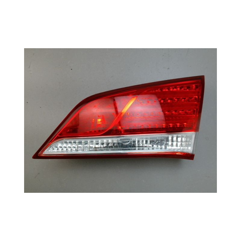 FEU ARRIERE INTERIEUR DROIT HYUNDAI I40
