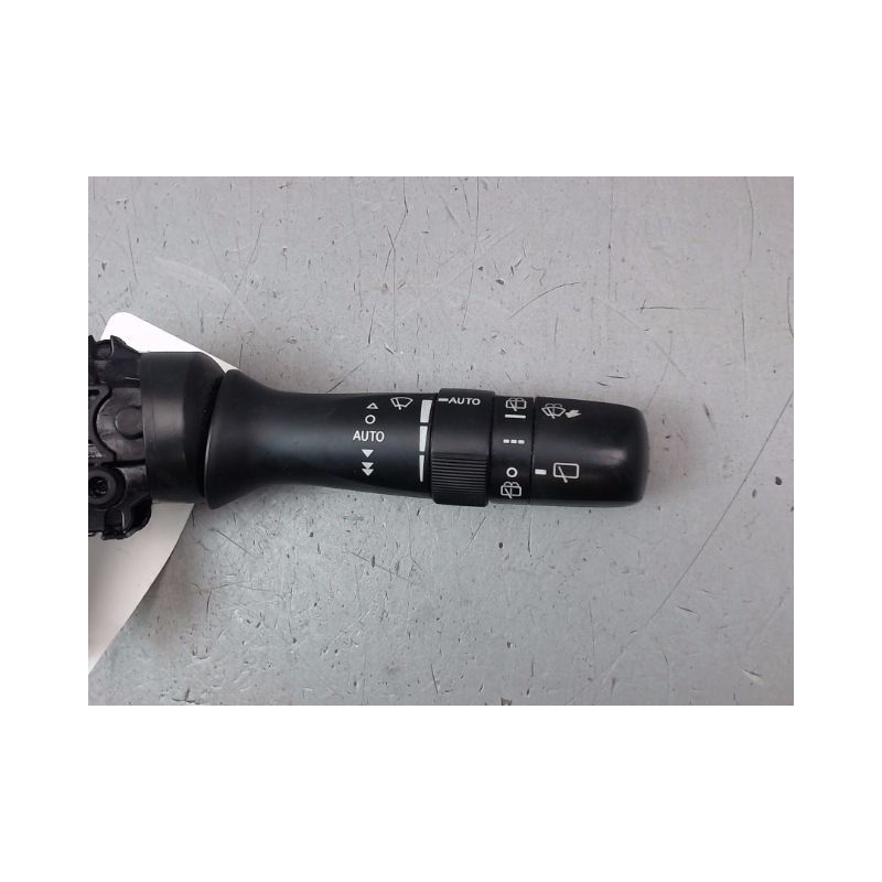 COMMANDE ESSUIE GLACE TOYOTA VERSO 2010-