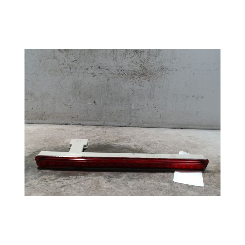 FEUX STOP SUPPLEMENTAIRE MERCEDES CLASSE C BREAK 2004-