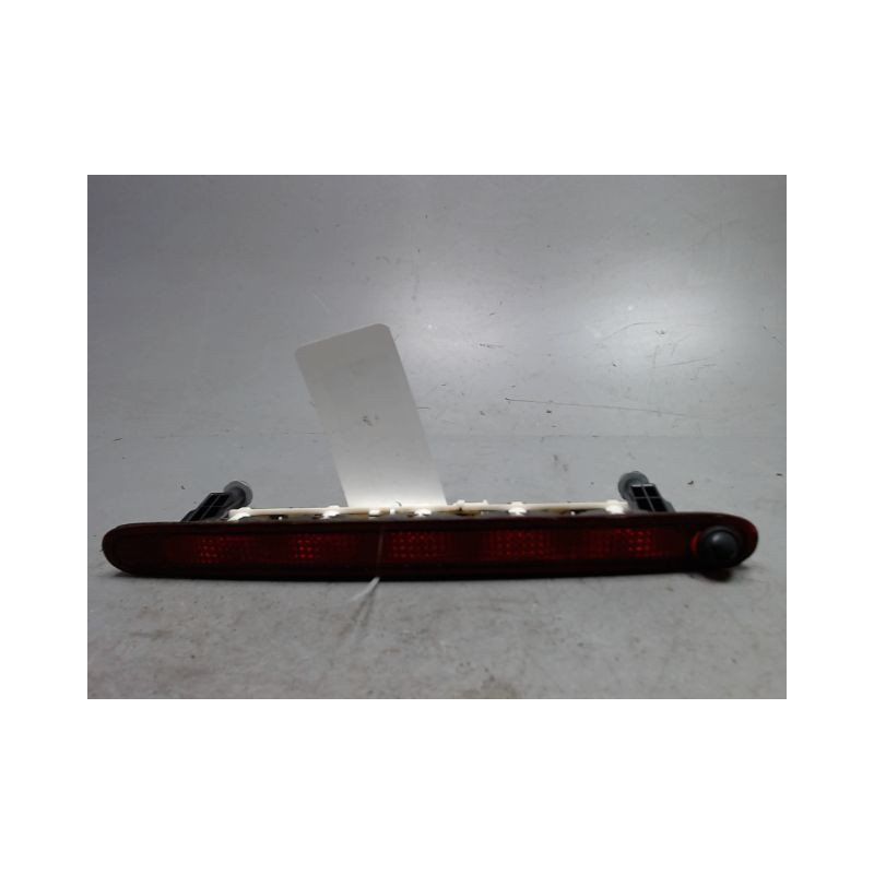 FEUX STOP SUPPLEMENTAIRE SUZUKI SWIFT