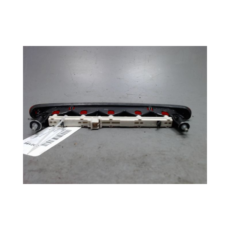 FEUX STOP SUPPLEMENTAIRE SUZUKI SWIFT