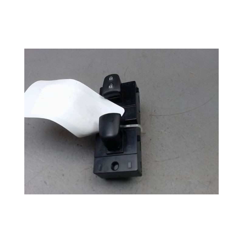 COMMANDE LEVE-GLACE PORTE AVD NISSAN JUKE Phase 1 2010-...