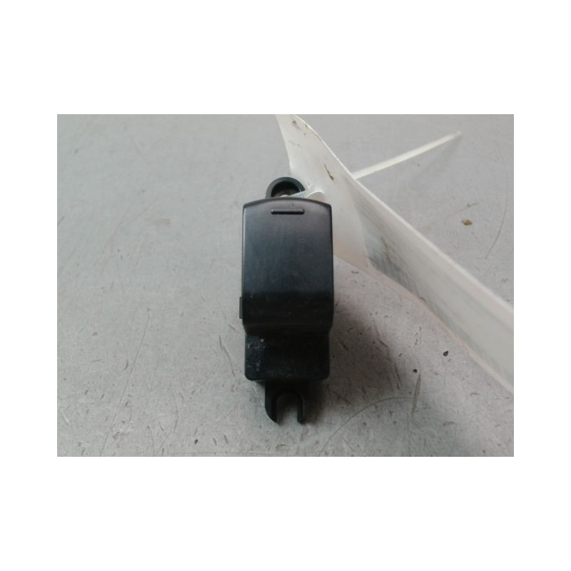 COMMANDE LEVE-GLACE PORTE AVD NISSAN MICRA 2009-