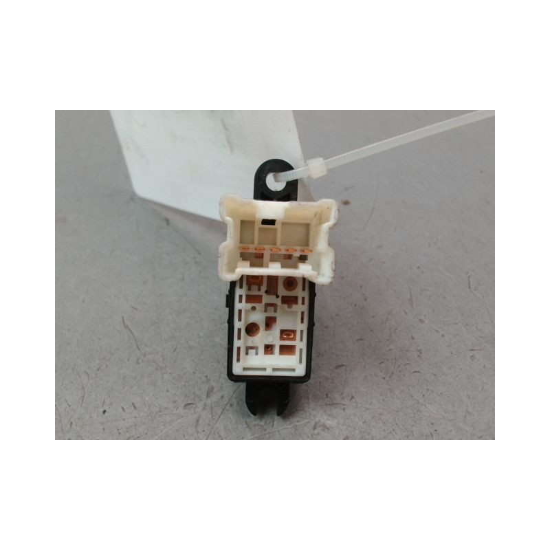 COMMANDE LEVE-GLACE PORTE AVD NISSAN MICRA 2009-