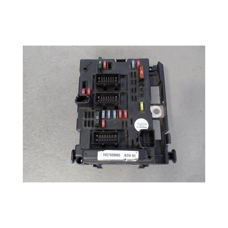BOITE A FUSIBLES PEUGEOT 206