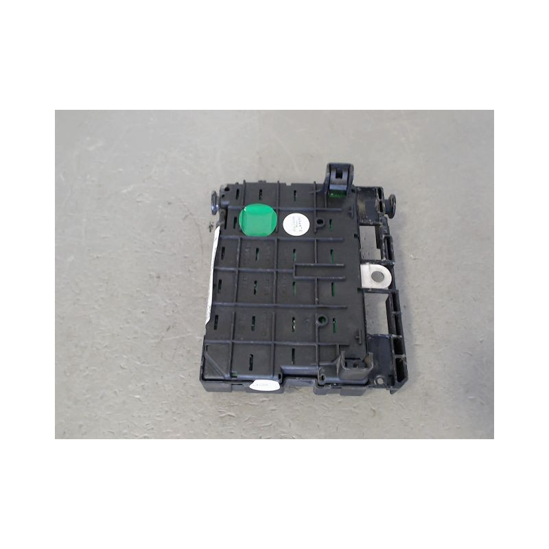 BOITE A FUSIBLES PEUGEOT 206 5P