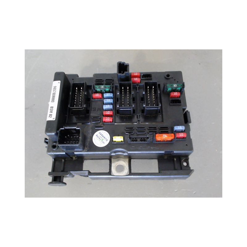 BOITE A FUSIBLES PEUGEOT 206