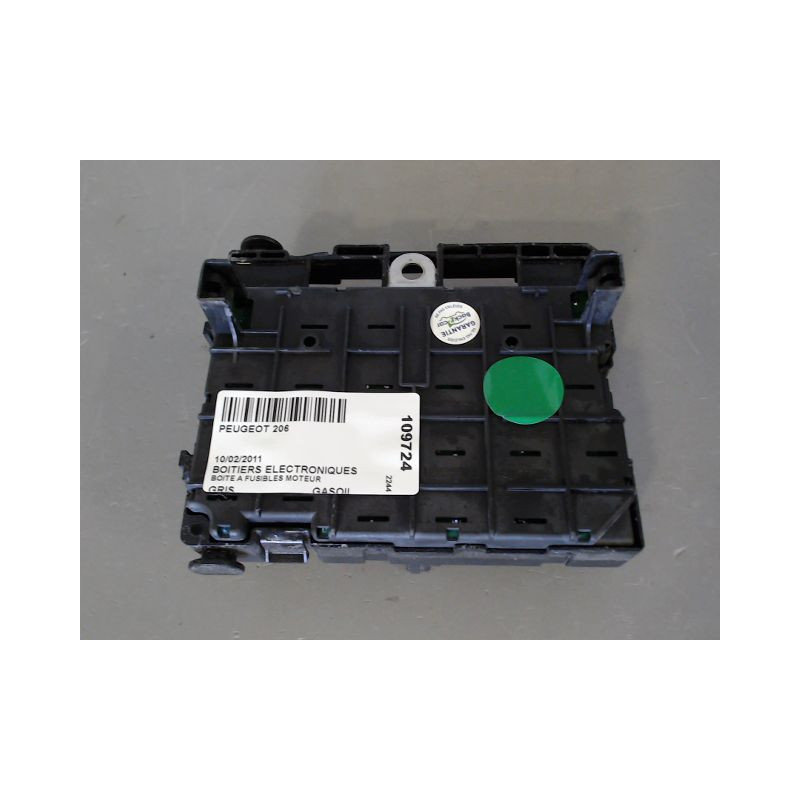 BOITE A FUSIBLES PEUGEOT 206