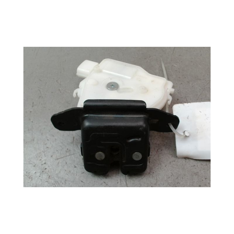 SERRURE HAYON  TOYOTA AURIS 2010-