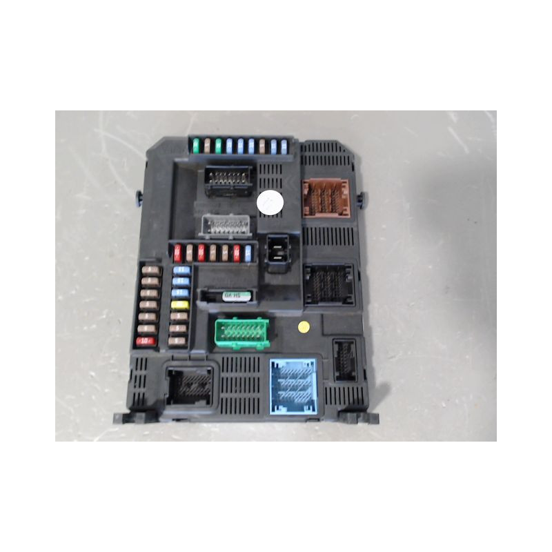 BOITIER GESTION HABITACLE PEUGEOT 208 12-15