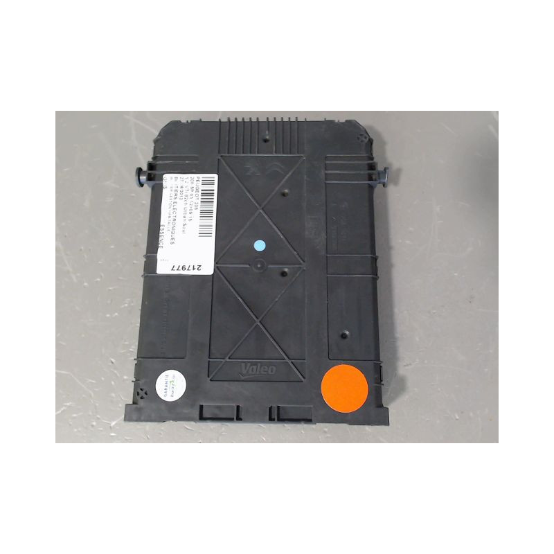 BOITIER GESTION HABITACLE PEUGEOT 208 12-15
