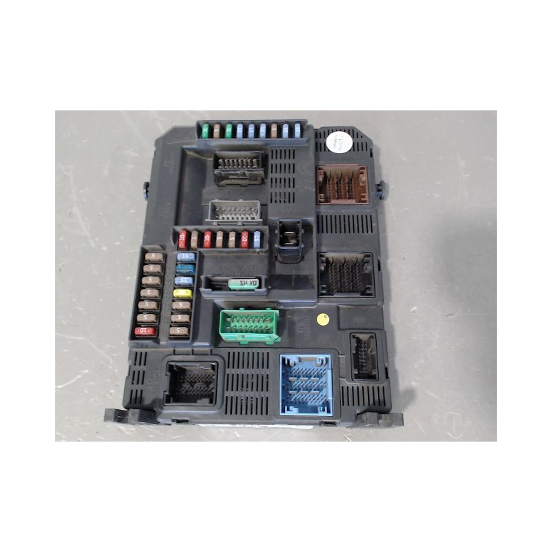 BOITIER GESTION HABITACLE PEUGEOT 208 12-15