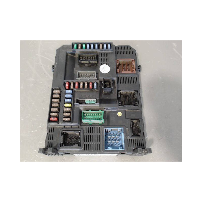 BOITIER GESTION HABITACLE PEUGEOT 208 12-15