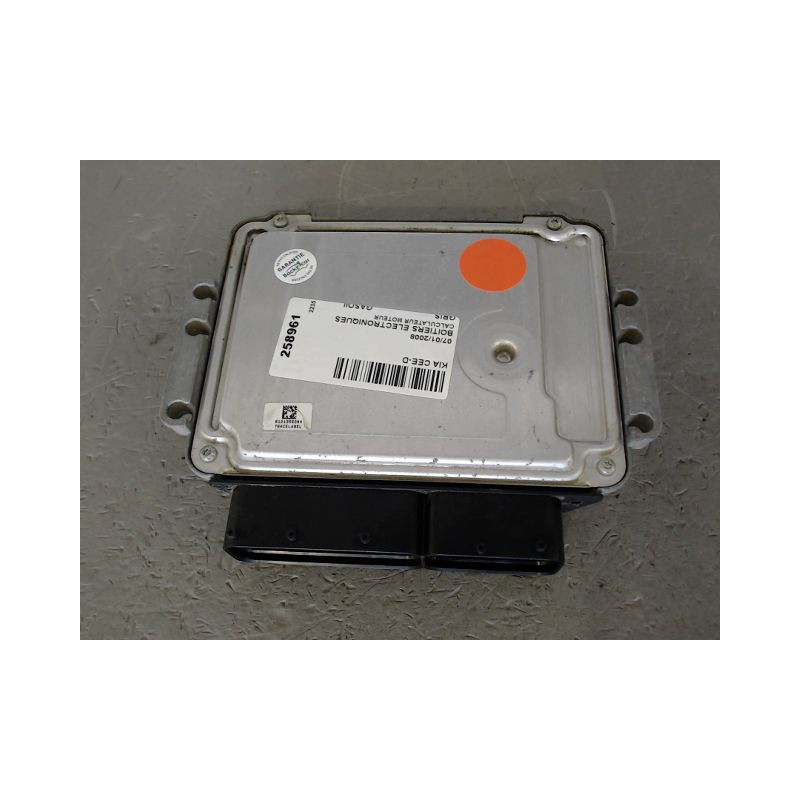 CALCULATEUR MOTEUR KIA CEE-D