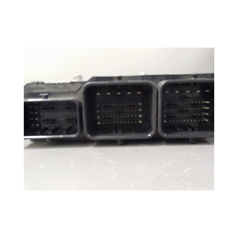 CALCULATEUR MOTEUR PEUGEOT 5008
