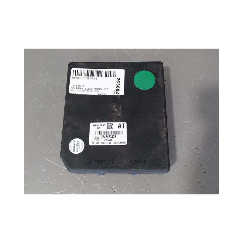 BOITE A FUSIBLES RENAULT MEGANE