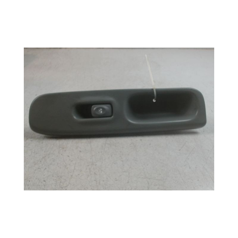 COMMANDE LEVE-GLACE PORTE AVD RENAULT TWINGO