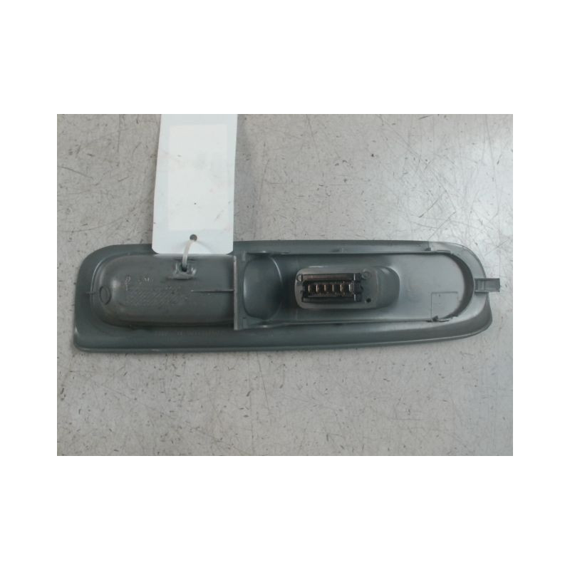 COMMANDE LEVE-GLACE PORTE AVD RENAULT TWINGO