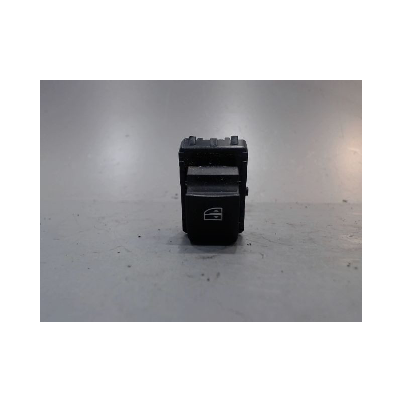 COMMANDE LEVE-GLACE PORTE AVD RENAULT MEGANE