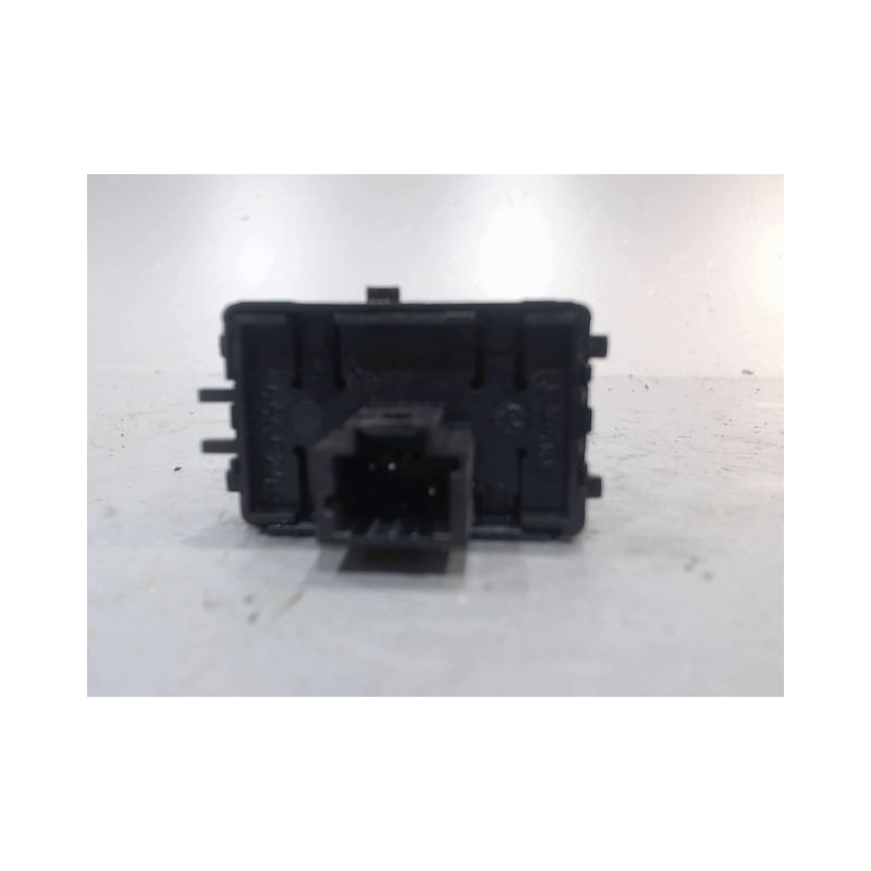 COMMANDE LEVE-GLACE PORTE AVD RENAULT MEGANE
