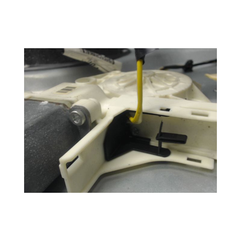 MECANISME+MOTEUR LEVE-GLACE AVANT GAUCHE FORD FOCUS