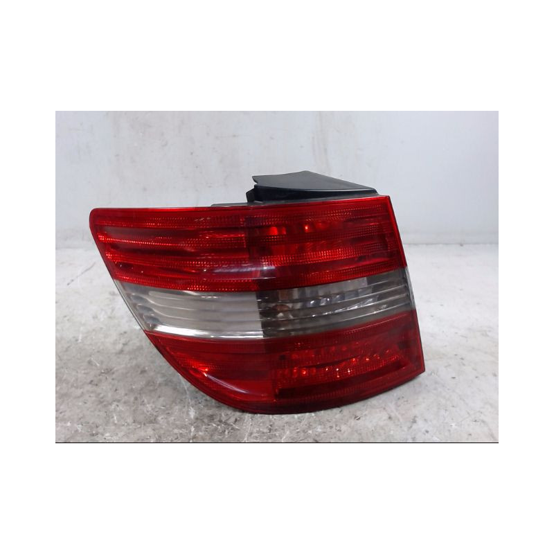 FEU ARRIERE GAUCHE  MERCEDES CLASSE B 05-08