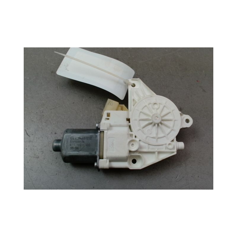 MECANISME+MOTEUR LEVE-GLACE AVANT DROIT MERCEDES CLASSE C BERL. III Phase 1 (204) 2007-2010