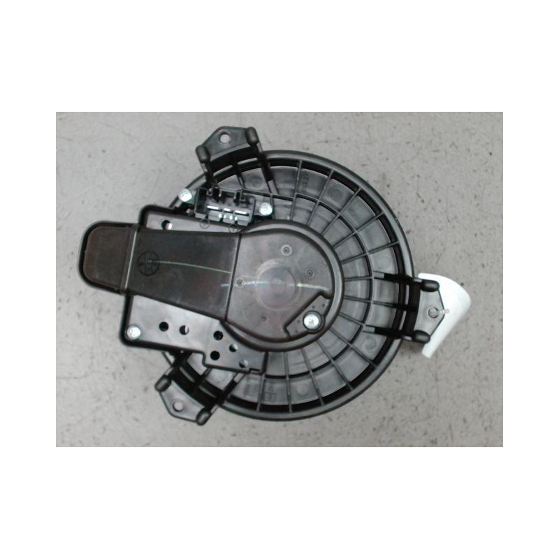 MOTEUR VENTILATEUR CHAUFFAGE TOYOTA VERSO