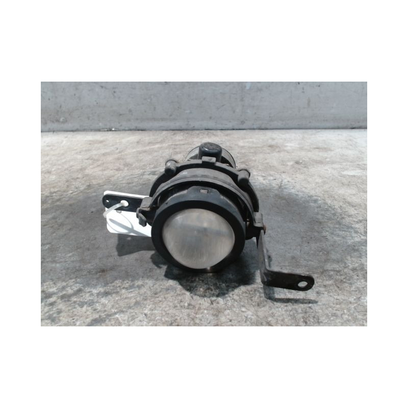 PHARE ANTIBROUILLARD AVANT DROIT HYUNDAI TRAJET