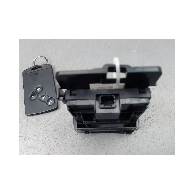 LECTEUR DE CARTE RENAULT LAGUNA III Phase 1 2007-2010
