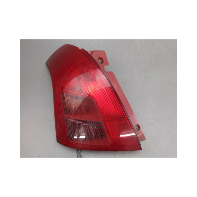 FEU ARRIERE GAUCHE  SUZUKI SWIFT