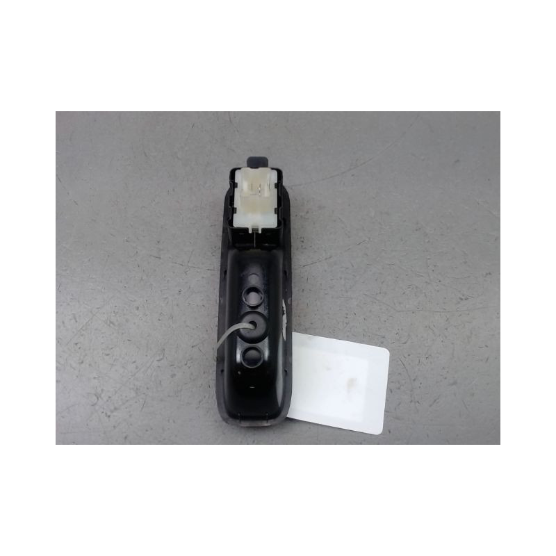 COMMANDE LEVE-GLACE PORTE ARG DACIA DUSTER 2010-