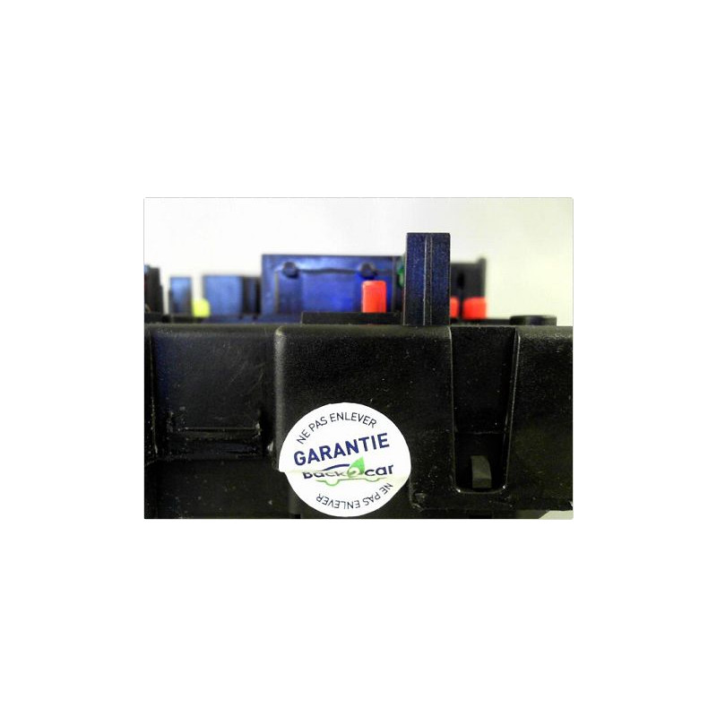 BOITE A FUSIBLES PEUGEOT 206+ 09-13
