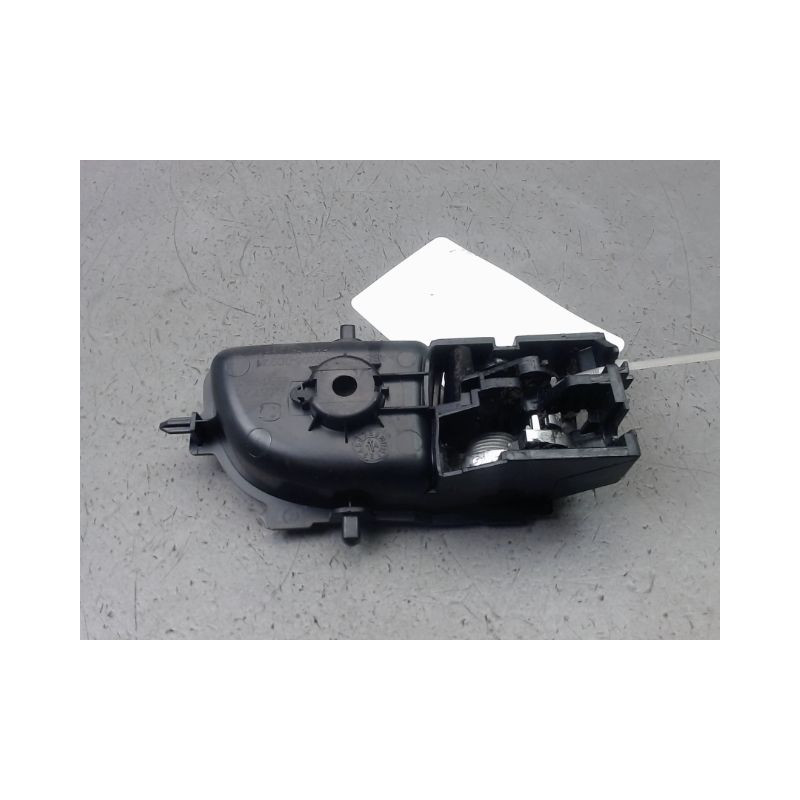 POIGNEE INTERIEURE PORTE ARRIERE GAUCHE TOYOTA AURIS 2010-