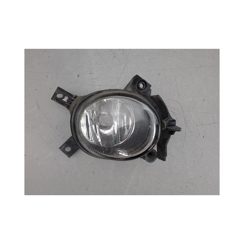 PHARE ANTIBROUILLARD AVANT DROIT AUDI A4