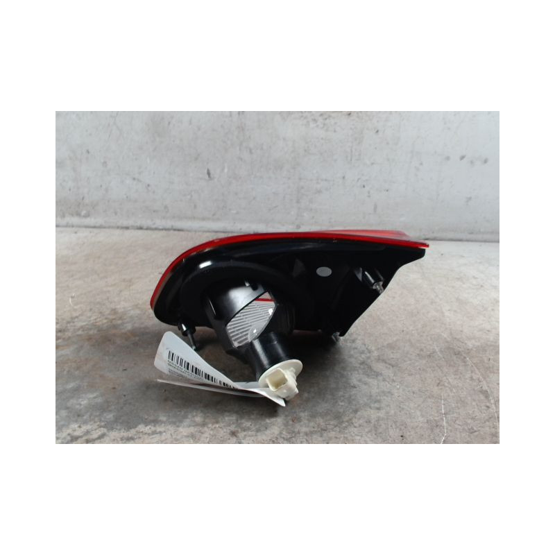FEU ARRIERE INTERIEUR GAUCHE NISSAN QHASQAI 2007-
