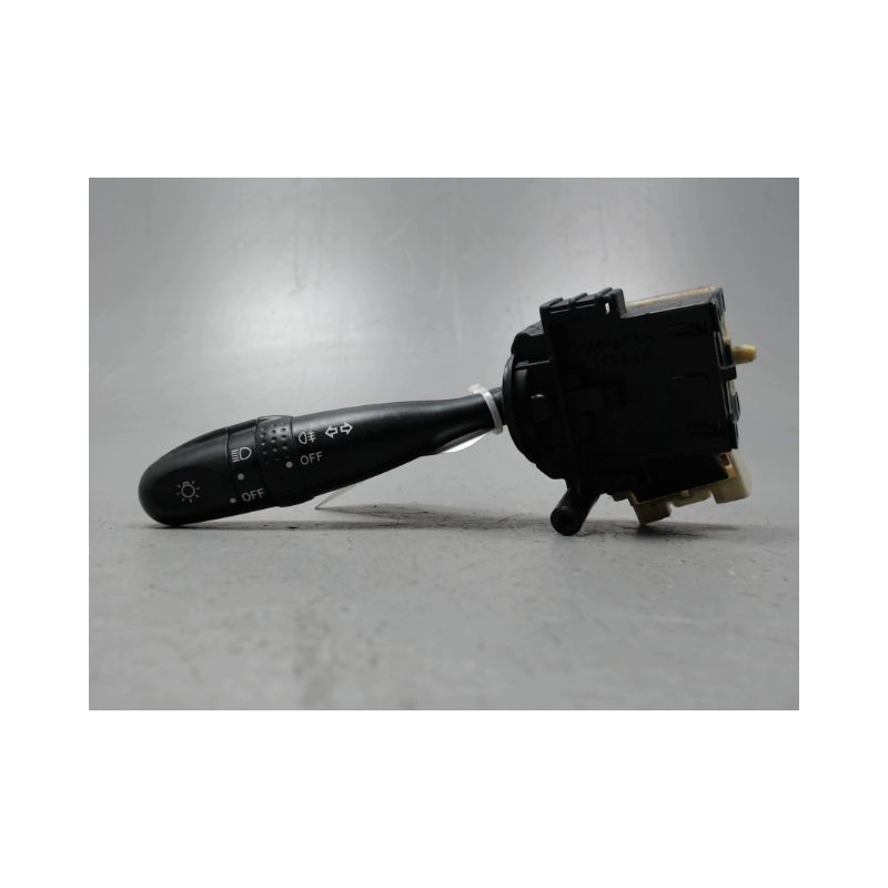 COMMANDE CLIGNOTANT TOYOTA YARIS