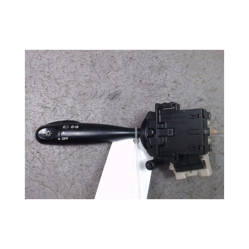 COMMANDE CLIGNOTANT TOYOTA YARIS -2003