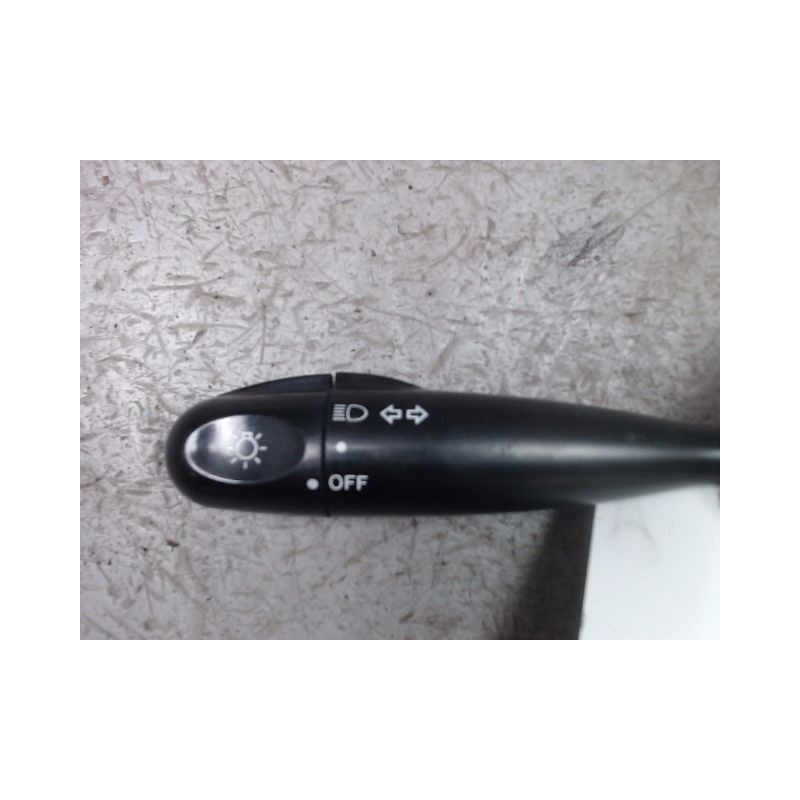 COMMANDE CLIGNOTANT TOYOTA YARIS -2003