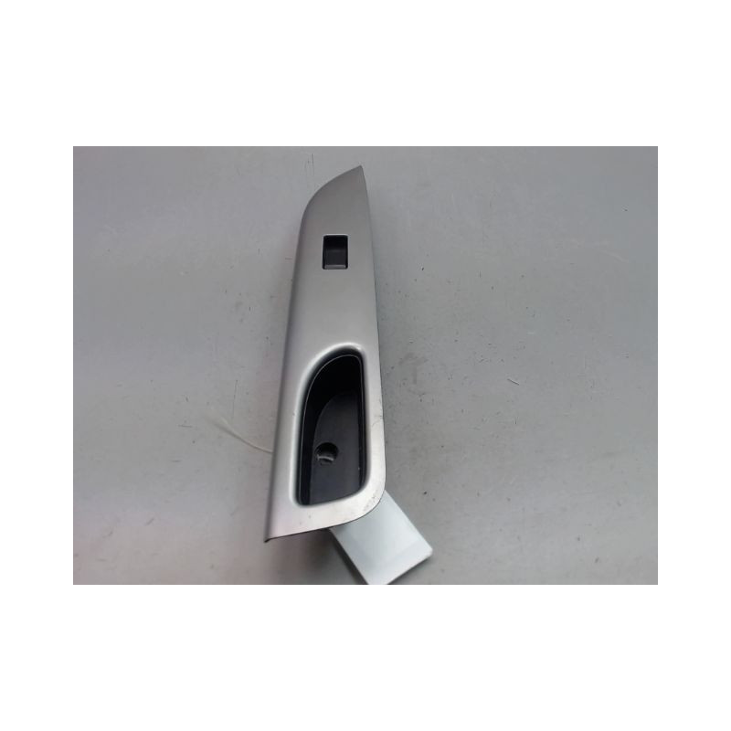 COMMANDE LEVE-GLACE PORTE AVD NISSAN MICRA 2009-